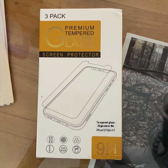 Accessories - Picture 3 of 4